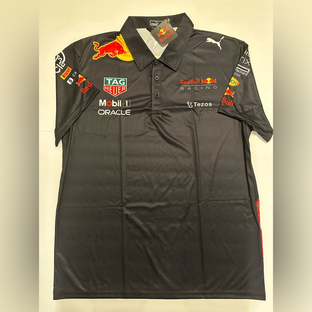 Red Bull Racing Men's Teamline Polo Shirt Size Large 31.5in length, 23in width.